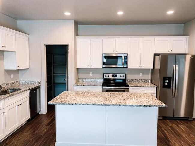 Building Photo - 302 E. 1500 N. (Unit #7)