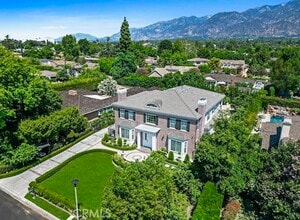 Building Photo - 1117 Encanto Dr