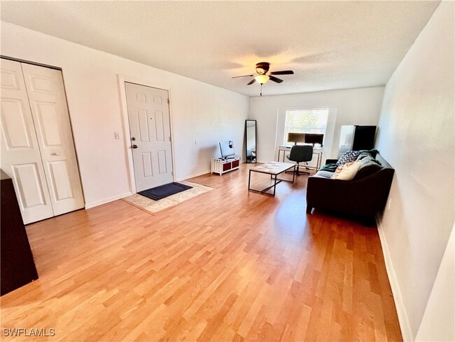 Building Photo - 12638 Kenwood Ln