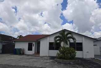 Building Photo - 740 SW 99th Ct