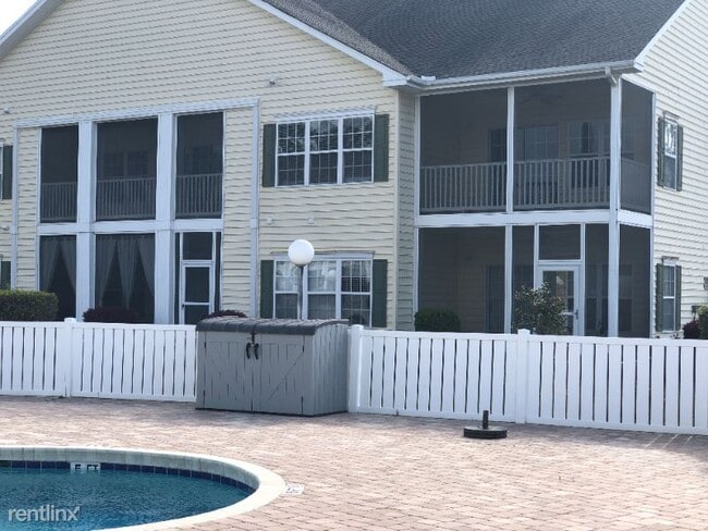 Building Photo - 5816 Longwood Dr