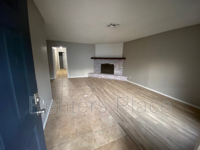 Foto del edificio - 4809 S Gum Ave