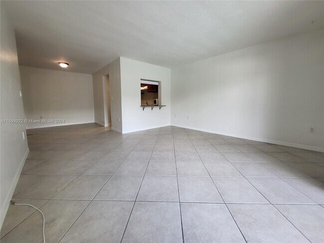 Foto del edificio - 7403 SW 82nd St