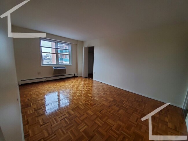 Building Photo - 171 Freeman St
