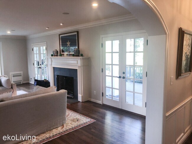 Building Photo - 4 br, 4.5 bath House - 5015 SW Maple Lane