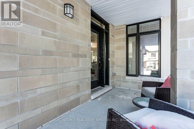 Building Photo - 771 Carnelian Cres