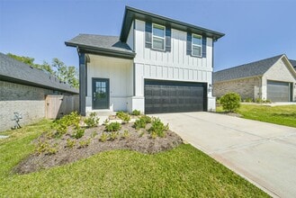 Building Photo - 19568 Stripe Hl Bnd