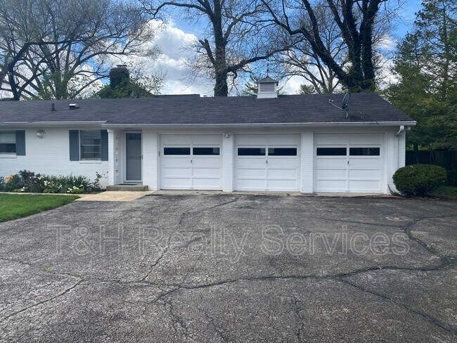 Building Photo - 324 Willow Spring Rd