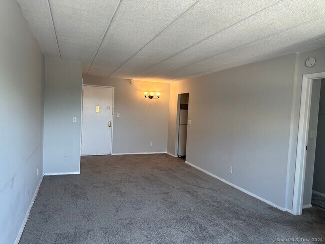 Building Photo - 27 Northill St