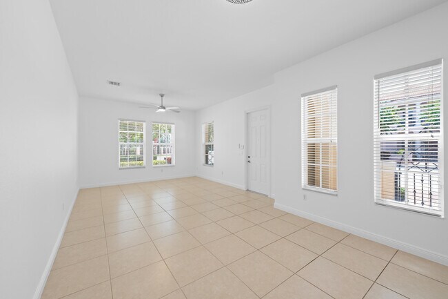 Building Photo - 870 NW 83rd Ln