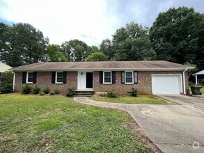 Building Photo - 3609 Lynn Rd