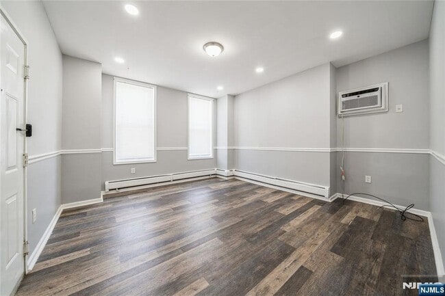 Photo - 309 14th St Apartment