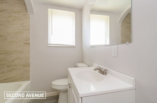 Foto del edificio - 1115 Woodlawn Ave