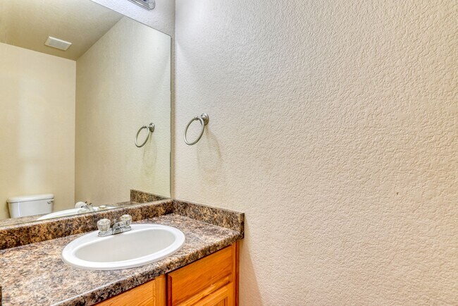 Building Photo - Spacious 5-Bedroom Home in Peyton with Off...