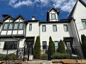 Building Photo - 958 Lennox BlvdBirmingham, AL35216