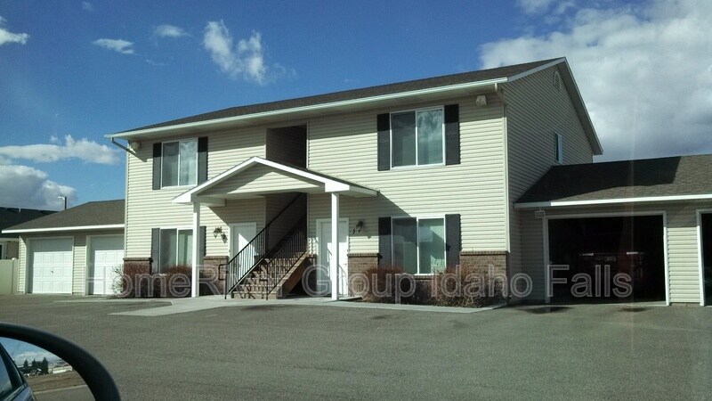 Primary Photo - 1350 Midway Ave