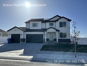 Building Photo - 4554 N Mt Ellen St