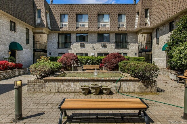 Foto del edificio - 24 Carhart Ave