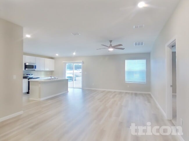 Building Photo - 7729 Hollenbeck Wy