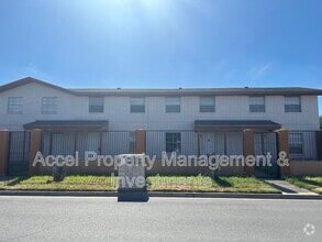 Building Photo - 2133 Kerria Ave