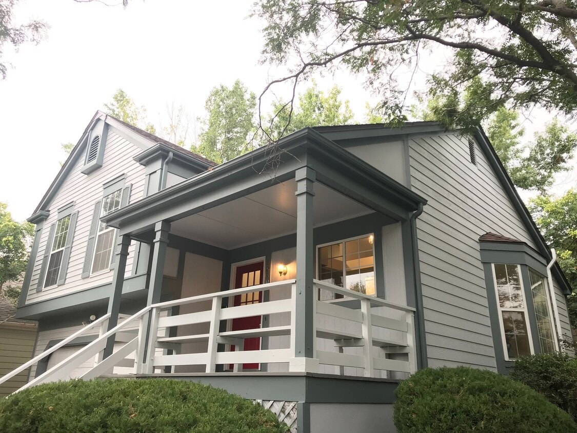 Foto principal - Waneka Lake 3 Bed/2 Bath Close to Everything!