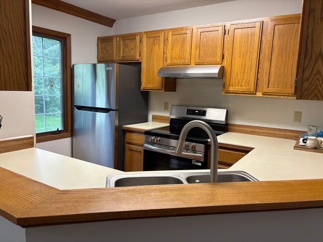 Building Photo - 3563 Blue Jay Way