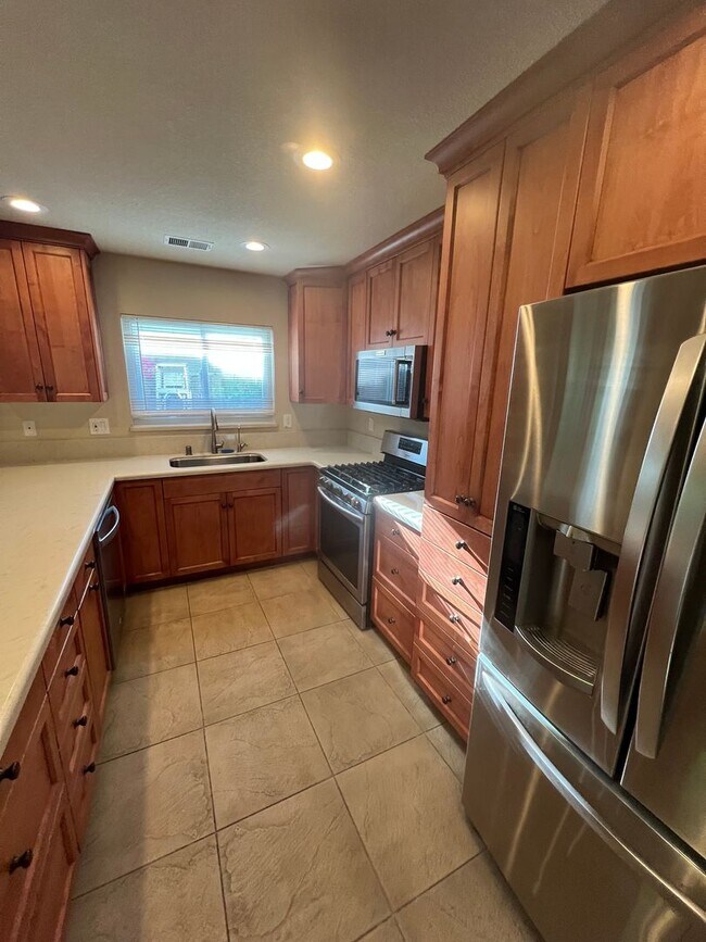 Foto del edificio - 3411 Seabright Ave