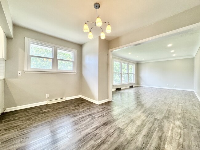 Building Photo - 115 Marigold St