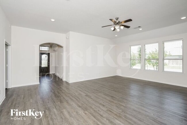 Building Photo - 118 White Wing Lane