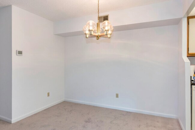 Foto del edificio - 112-12 Turtle Creek Rd