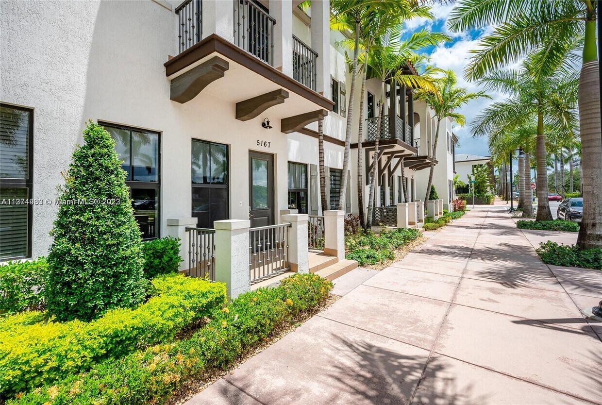 5167 NW 85th Ave, Doral, FL 33166 Townhome Rentals in Doral FL
