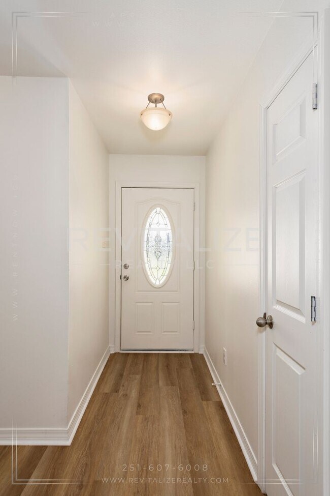 Foto del edificio - Spacious 3-Bedroom Home with Open Floor Plan and Big Backyard in West Mobile!