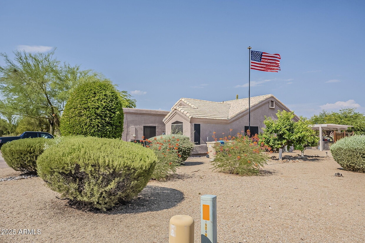 Primary Photo - 15205 N Ivory Dr