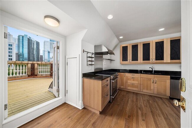 Foto del edificio - 81 Peachtree Pl NE