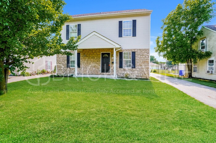 Foto principal - 1658 S Champion Ave