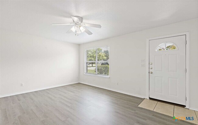 Building Photo - 3012 Pine Valley Dr