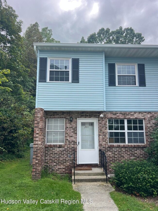 Building Photo - 201 Briarwood Ct