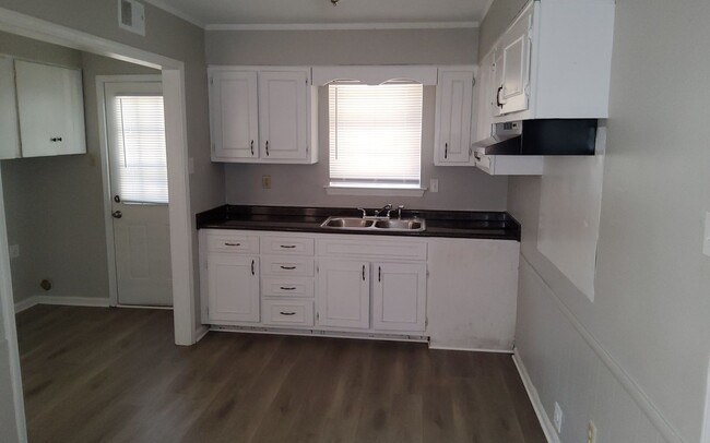 Building Photo - 5061 Belfast Dr