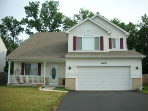 Building Photo - 4439 W Lawn Ave