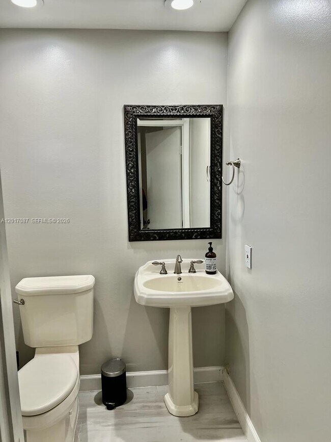 Foto del edificio - 12442 NW 7th Ln