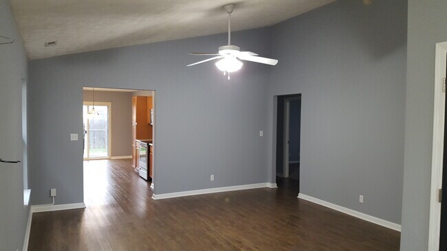 Foto del edificio - 5598 Dunston Dr