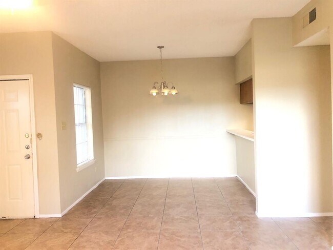 Building Photo - 2216 Millstone Dr