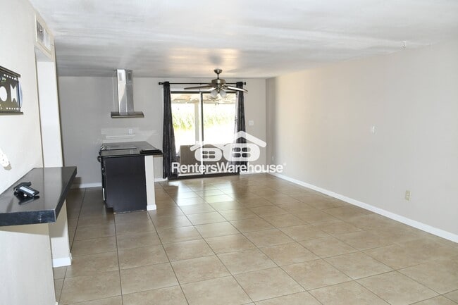Building Photo - 1550 W Pershing Ave