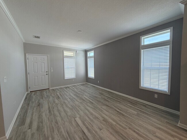 Foto del edificio - 1618 Killarney Ct