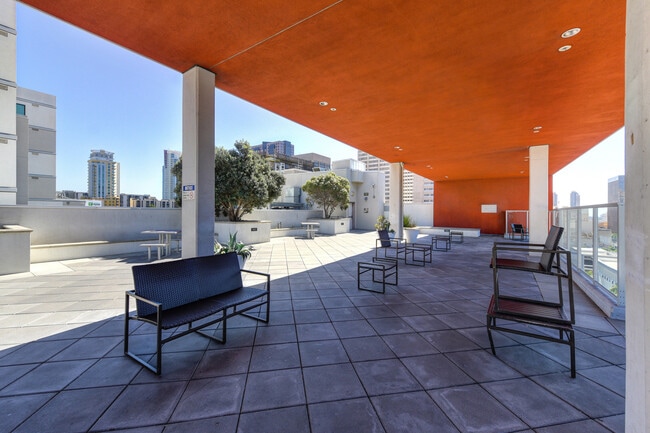 Foto del edificio - Atmosphere Apartments