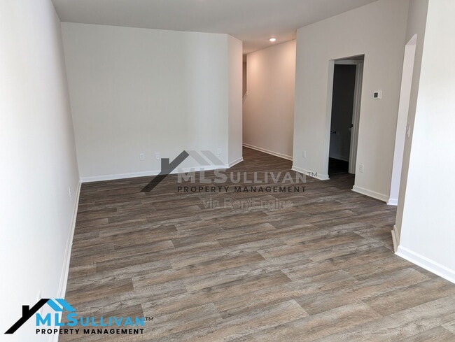 Building Photo - 2821 Egert Dr