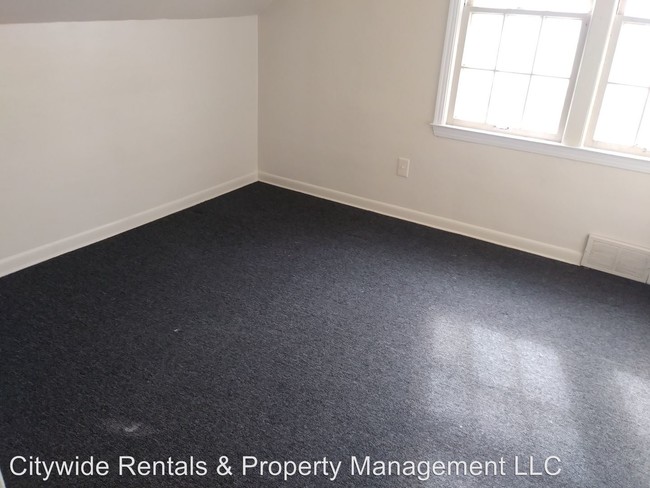 Building Photo - 5419 N 57th St