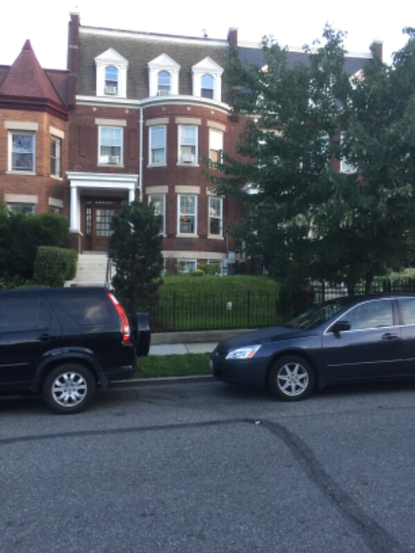 1118 Girard St NW Unit English Garden level, Washington, DC 20009