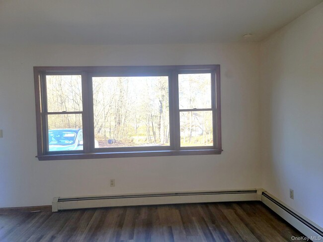 Building Photo - 1022 Violet Ave