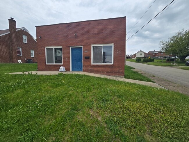 Building Photo - 2 Bedroom 1 Bathroom - Single Floor Living